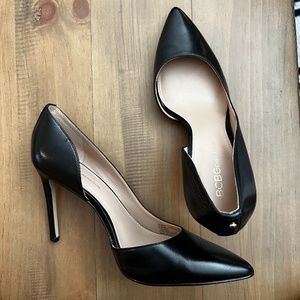 BCBG Black Pumps